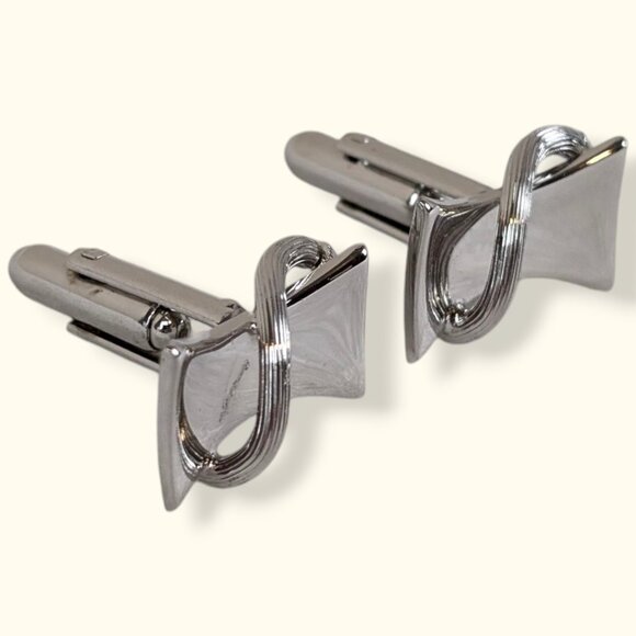 (2/$20) V. Bowtie-Like Metal Cufflinks - Picture 3 of 5